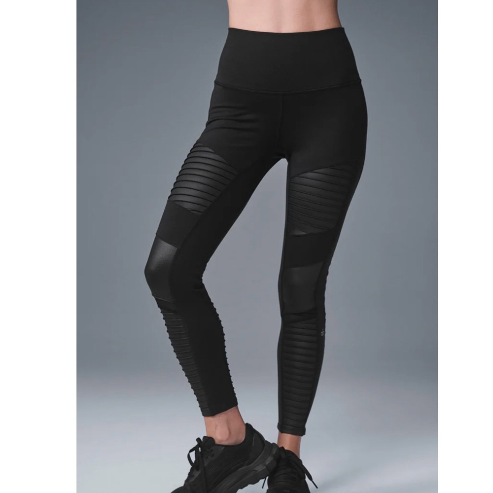 Alo Womens 7/8 High-Waist Moto Legging in Black sz Medium Activewear Yoga Pants